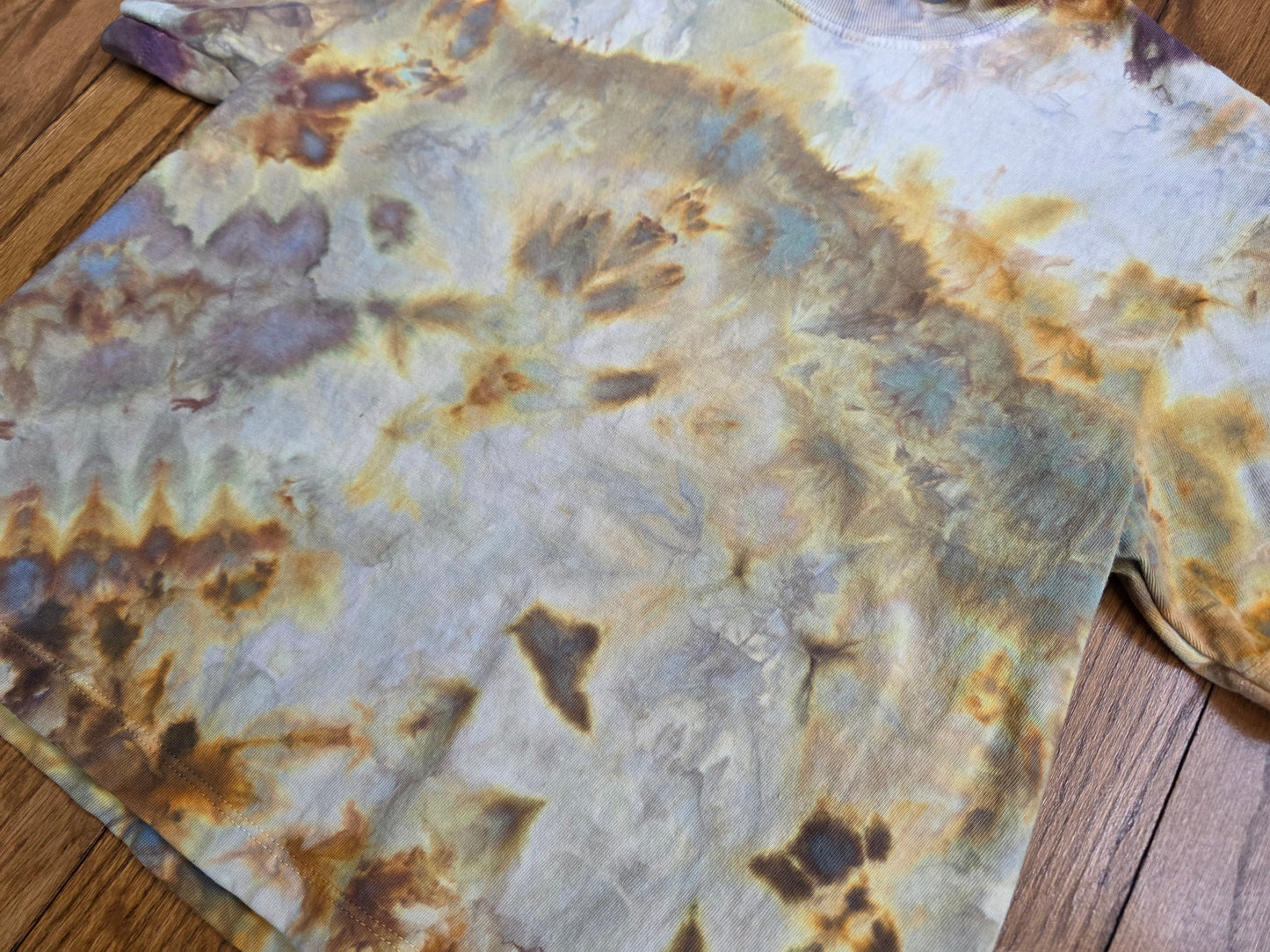 Women's Small Ice Dyed Cropped tee