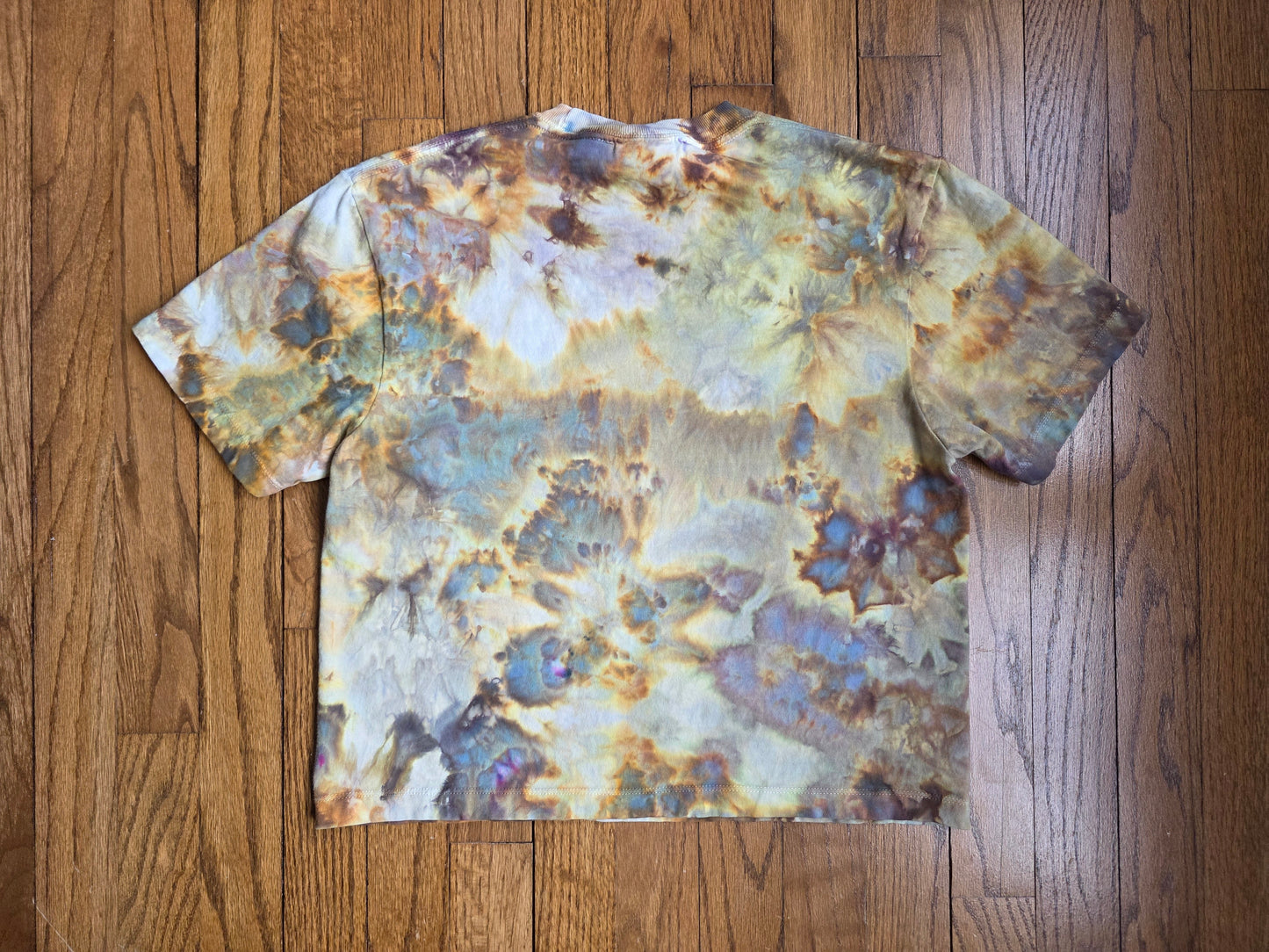 Women's Small Ice Dyed Cropped tee