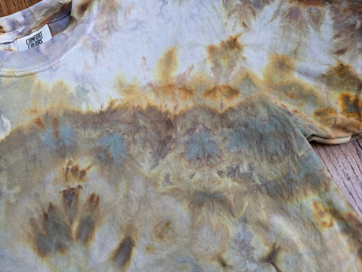 Women's Small Ice Dyed Cropped tee