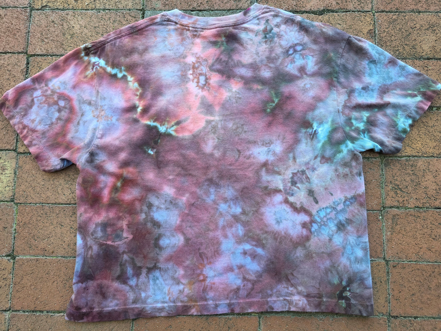 Medium Tie Dyed Nonagon Boobies Crop