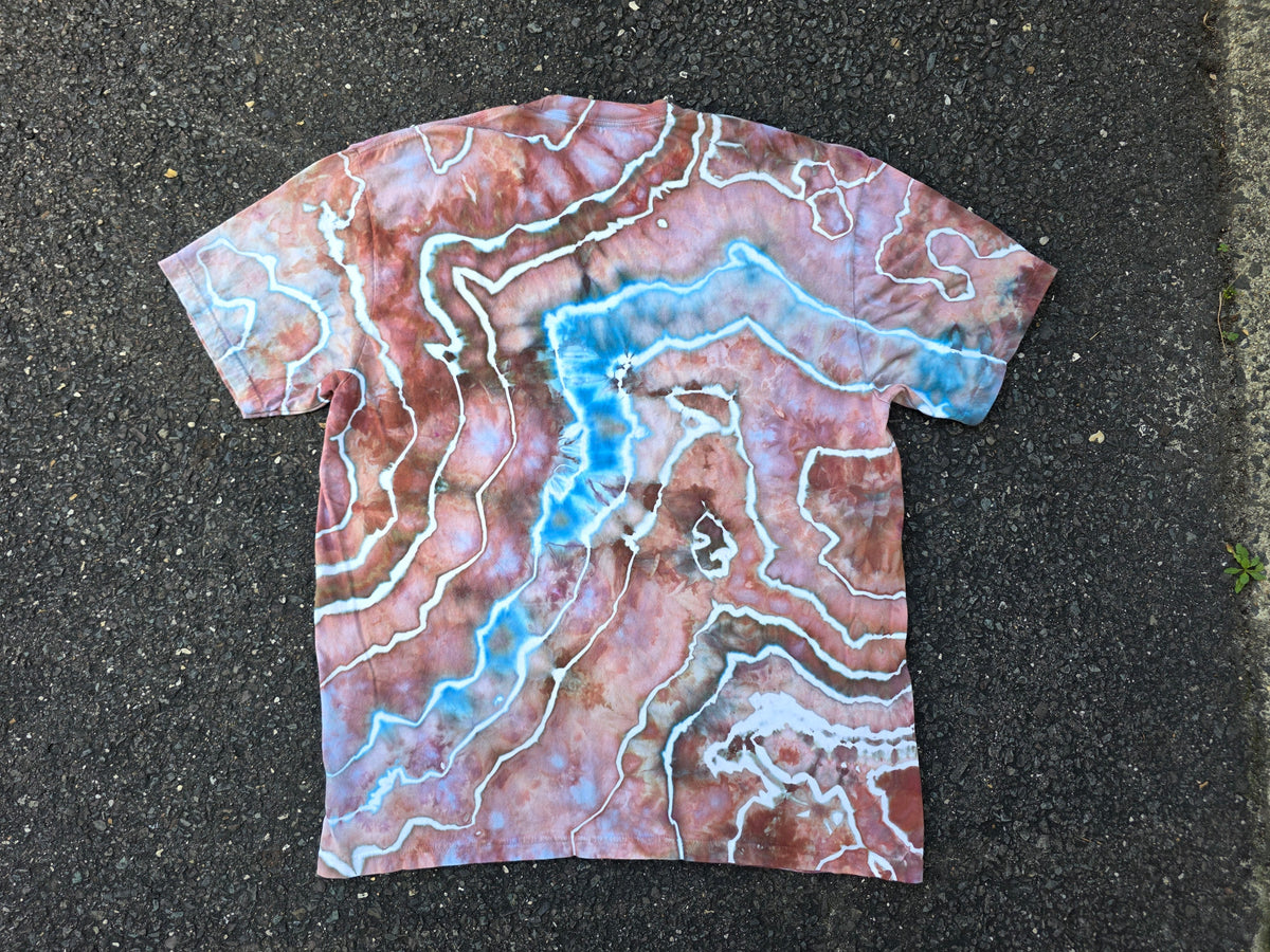 XL KGLW Font Geode Dyed tee