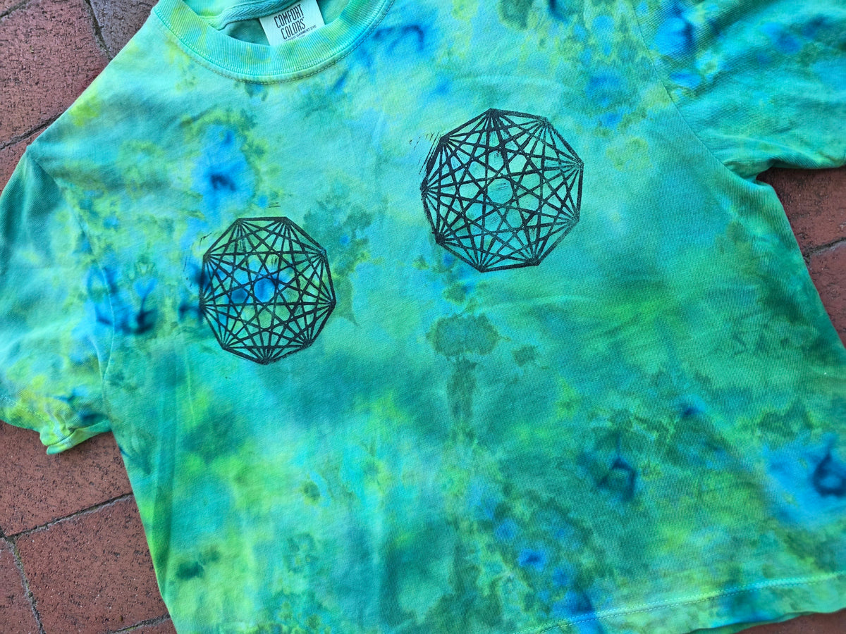 Small Tie Dyed Nonagon Boobies Crop