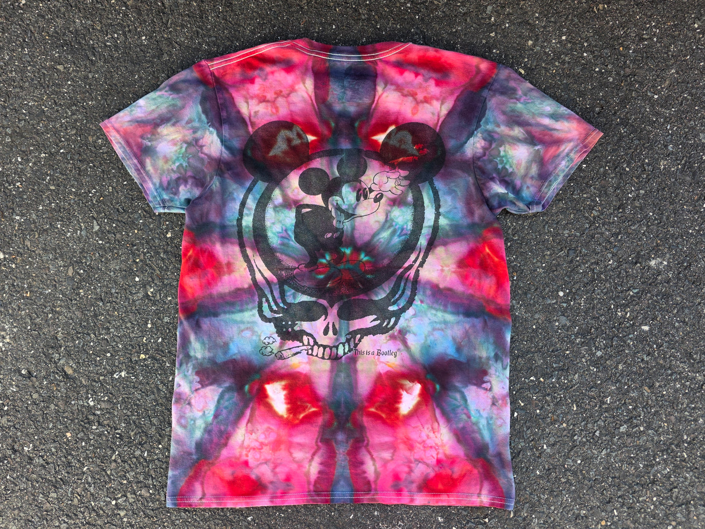 Medium SnakebootzVTG Upcycled Gildan tee