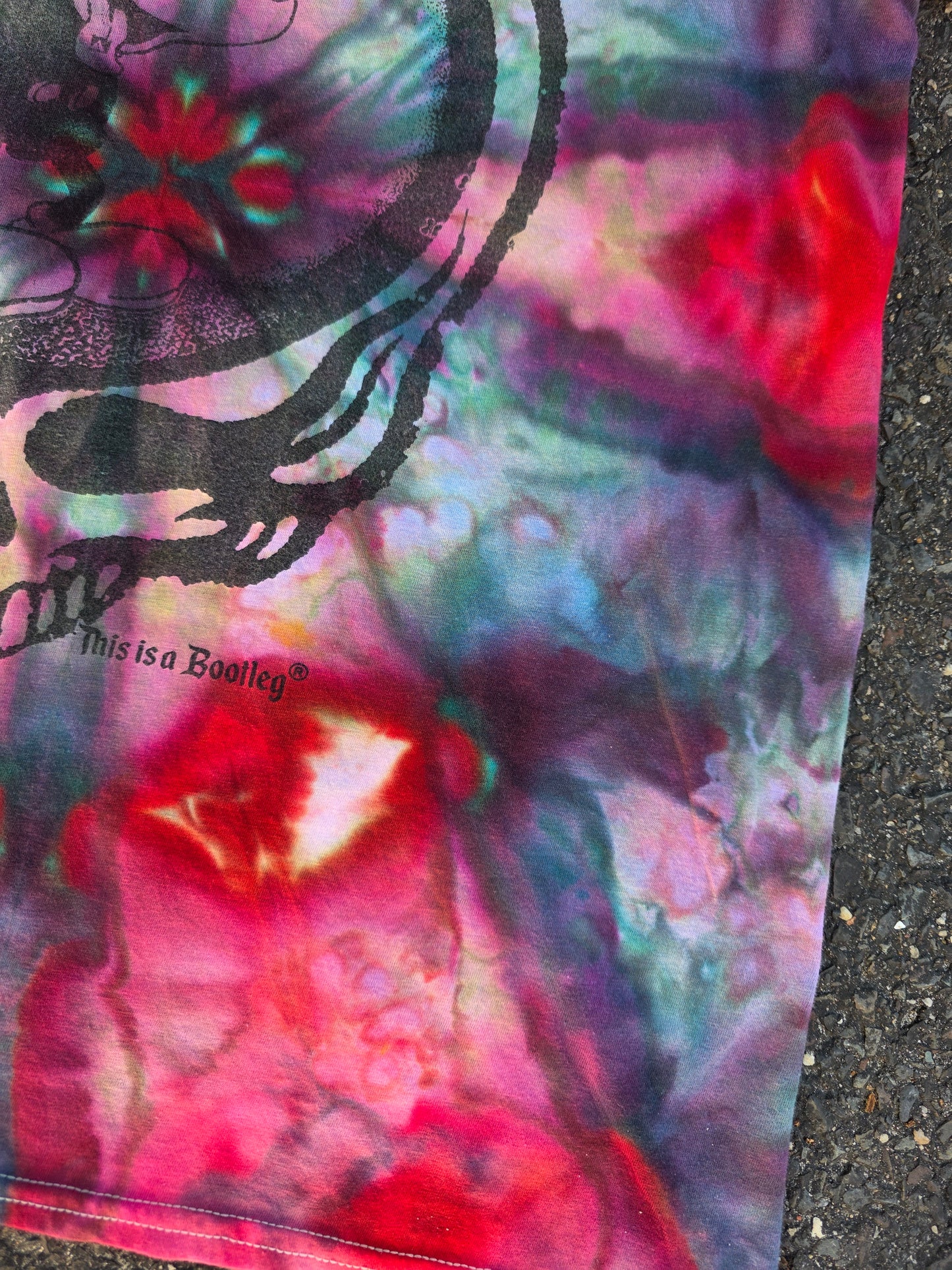Medium SnakebootzVTG Upcycled Gildan tee