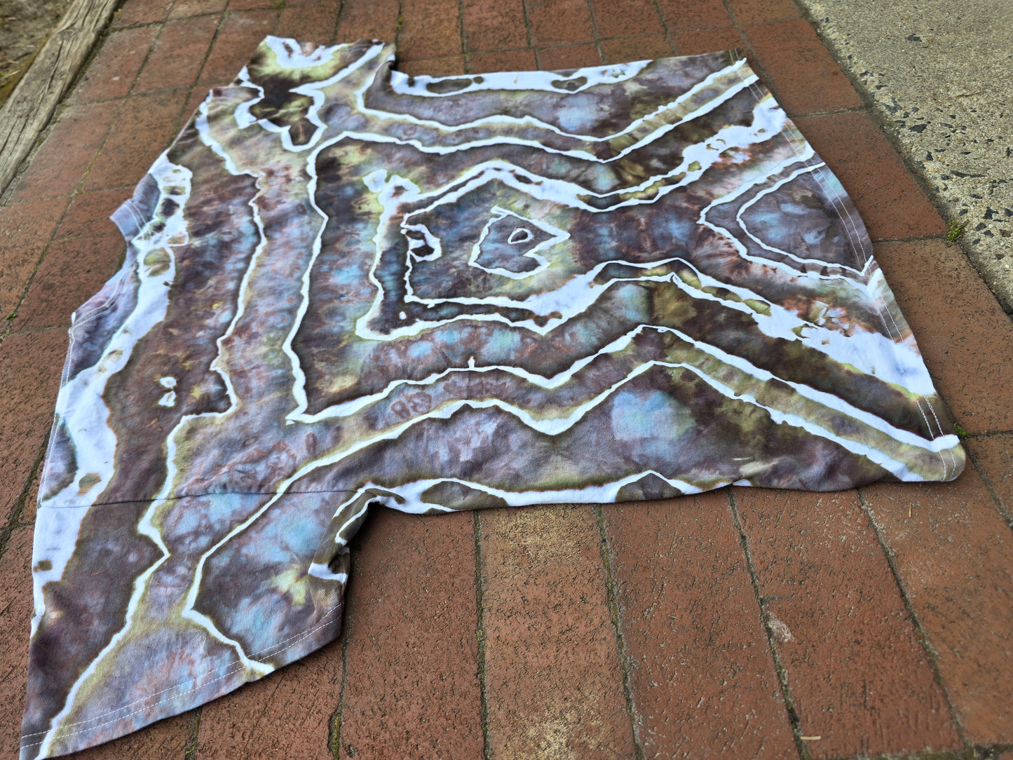 XL Geode dyed The Murlocs shirt