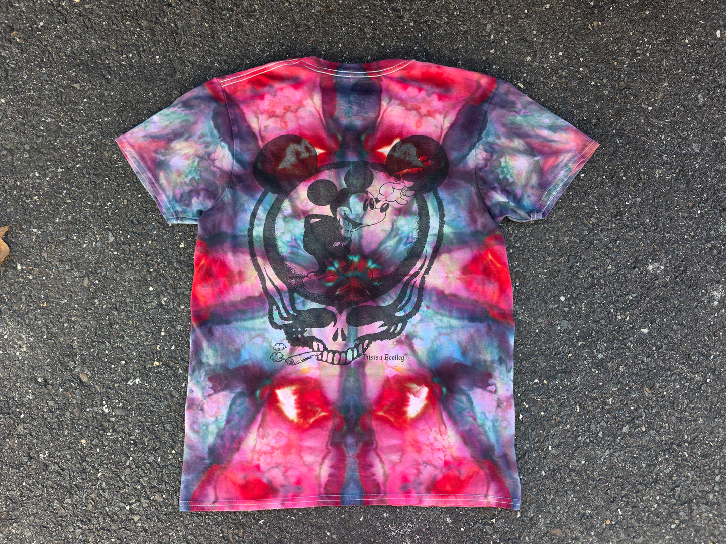 Medium SnakebootzVTG Upcycled Gildan tee