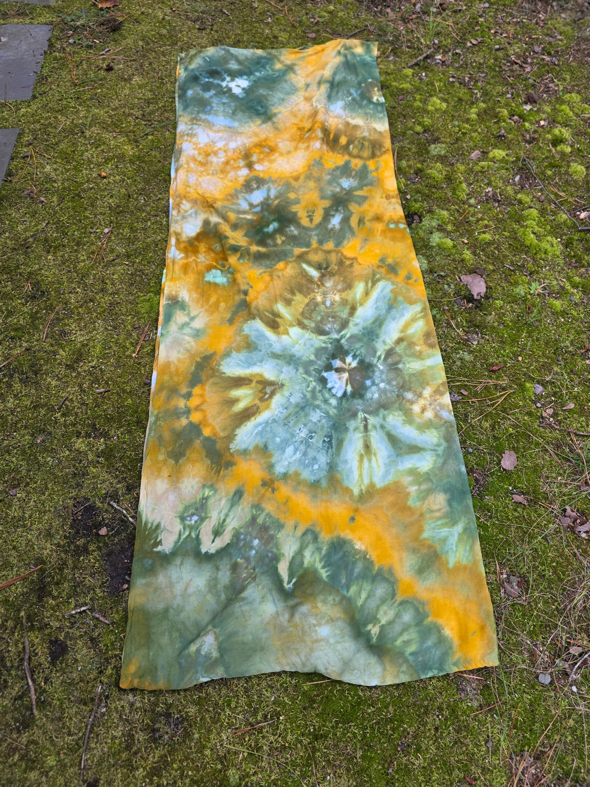 Autumn Days Geode Shawl in green/gold (one size)