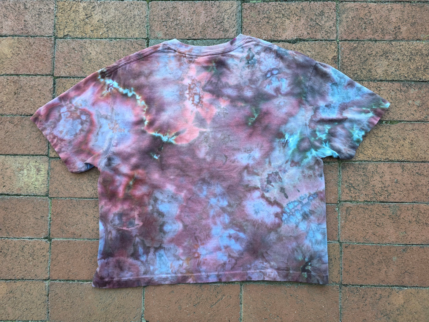 Medium Tie Dyed Nonagon Boobies Crop