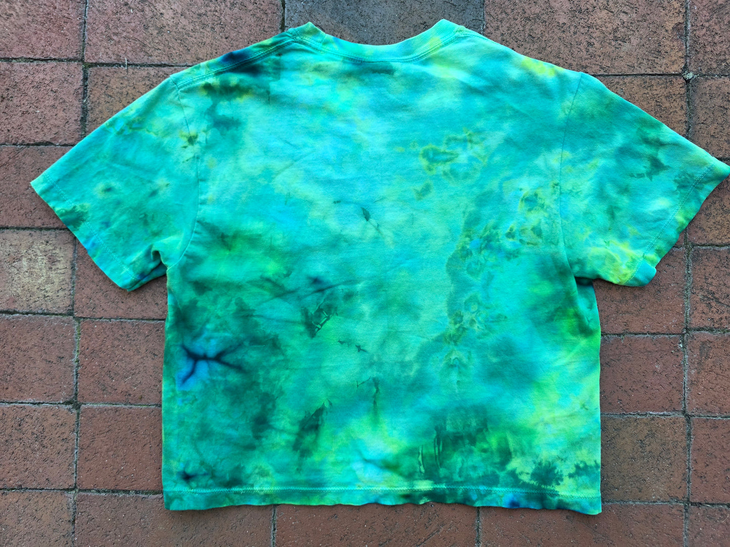 Small Tie Dyed Nonagon Boobies Crop
