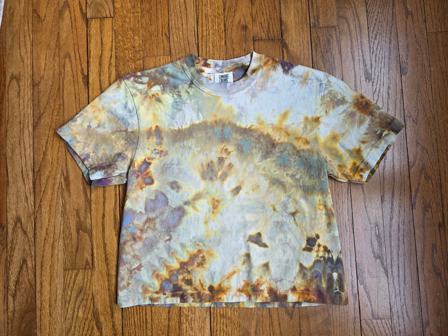 Women's Small Ice Dyed Cropped tee
