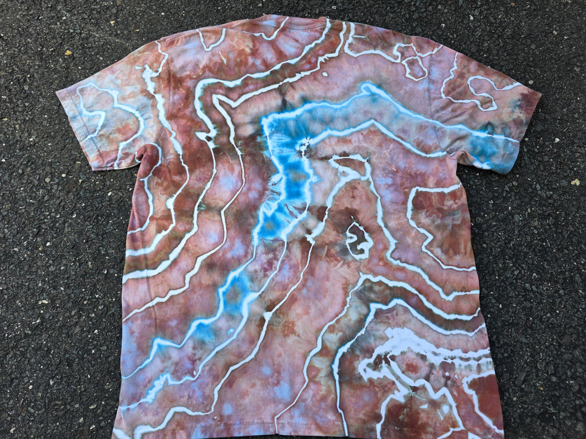 XL KGLW Font Geode Dyed tee